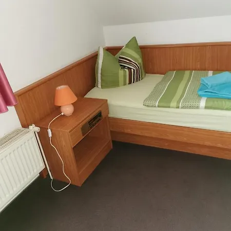 Am Stadion Guest house Koelleda